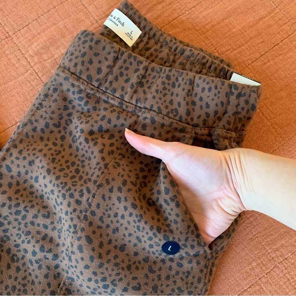 A&F Leopard Print Soft Collection Joggers - Picture 8 of 12